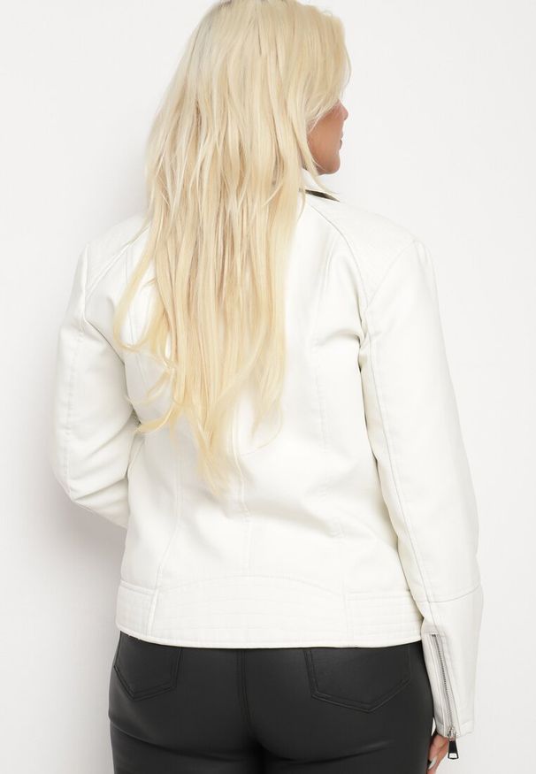 Born2be - Biała Klasyczna Kurtka Ramoneska w Motocyklowym Stylu Melorienne. Okazja: na co dzień. Kolekcja: plus size. Kolor: biały. Materiał: jeans. Styl: klasyczny