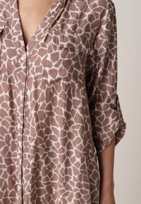 Born2be - Beżowa Sukienka Koszulowa z Wiskozą w Zwierzęcy Wzór Żyrafy Nevetalia. Okazja: na co dzień. Kolor: beżowy. Materiał: wiskoza. Wzór: motyw zwierzęcy. Typ sukienki: koszulowe. Styl: casual, klasyczny #7