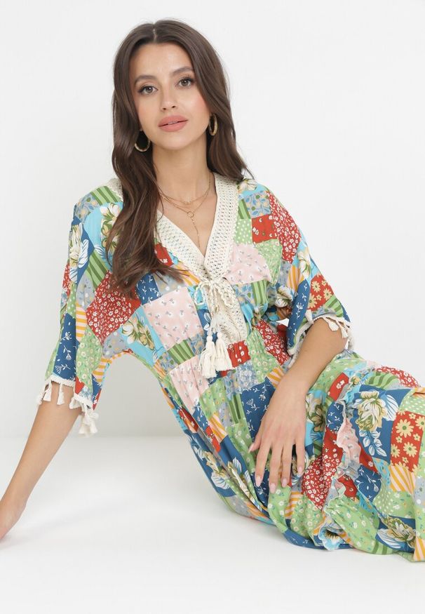 Born2be - Zielona Rozkloszowana Sukienka Maxi w Patchworkowy Wzór Daliah. Kolor: zielony. Wzór: aplikacja. Długość: maxi