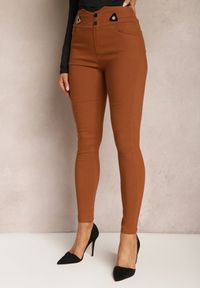 Renee - Brązowe Spodnie o Fasonie Skinny z Ozdobną Wysoką Talią Cabrana. Okazja: na co dzień. Kolor: brązowy. Styl: casual #5