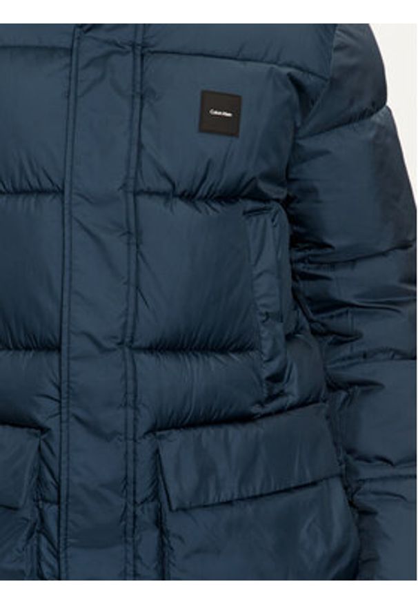 Calvin Klein Płaszcz zimowy K10K113465 Niebieski Regular Fit. Kolor: niebieski. Materiał: syntetyk. Sezon: zima