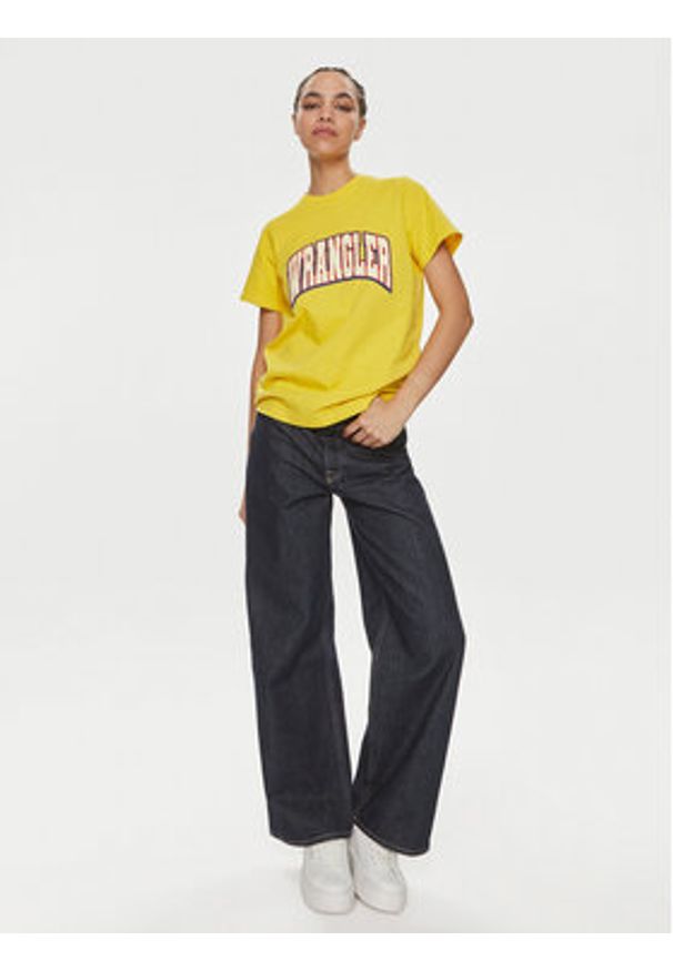 Wrangler T-Shirt Varsity 112350189 Żółty Regular Fit. Kolor: żółty. Materiał: bawełna