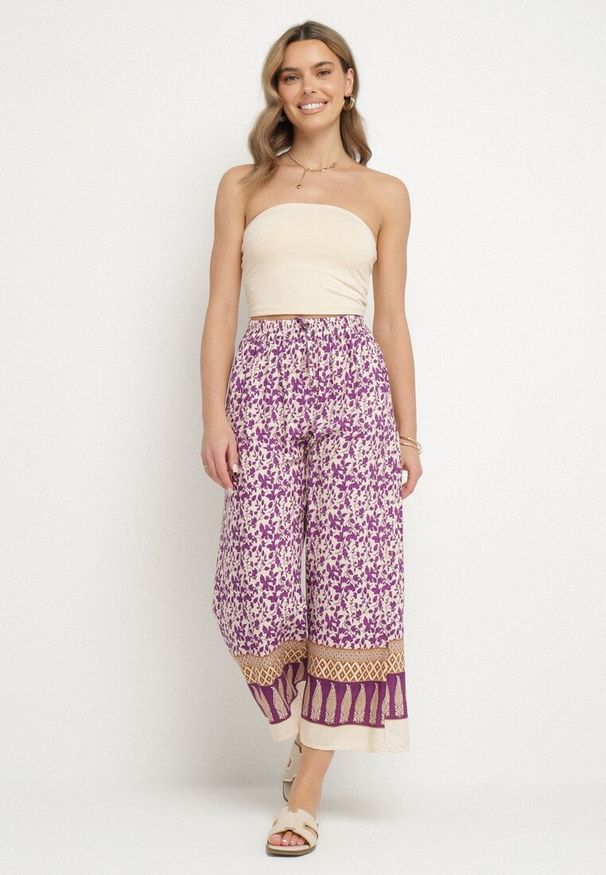 Born2be - Fioletowe Bawełniane Spodnie z Wysokim Stanem o Długości 7/8 ze Wzorem Boho Lisavinea. Okazja: na co dzień. Stan: podwyższony. Kolor: fioletowy. Materiał: bawełna. Wzór: aplikacja. Styl: boho