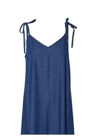 Pieces Sukienka jeansowa Tenim 17157940 Granatowy Loose Fit. Kolor: niebieski. Materiał: bawełna #6