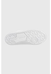 adidas Originals sneakersy GW0590 kolor biały. Nosek buta: okrągły. Zapięcie: sznurówki. Kolor: biały. Materiał: materiał, guma. Obcas: na platformie #5