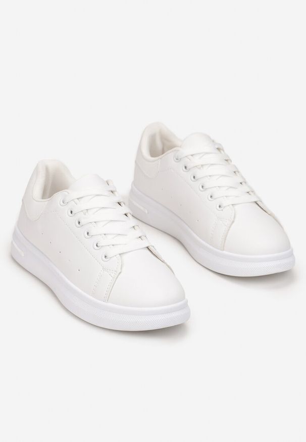 Renee - Białe Wiązane Sneakersy na Płaskiej Podeszwie z Modną Wstawką Zanelih. Kolor: biały. Obcas: na płaskiej podeszwie