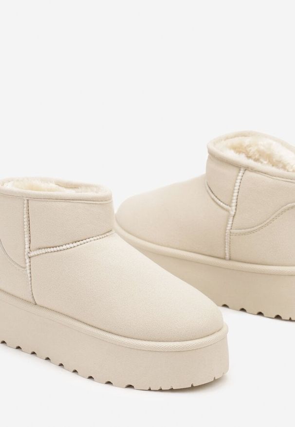 Born2be - Beżowe Śniegowce na Grubej Podeszwie z Futerkiem Sailice. Okazja: na co dzień. Kolor: beżowy. Materiał: futro. Sezon: zima. Styl: casual