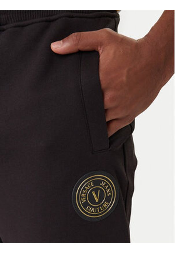 Versace Jeans Couture Spodnie dresowe 80GAAT03 CF01T Czarny Regular Fit. Kolor: czarny. Materiał: bawełna