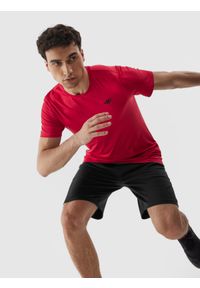 4f - Koszulka treningowa regular z materiałów z recyklingu męska. Kolor: czerwony. Materiał: materiał. Długość rękawa: krótki rękaw. Długość: krótkie. Sport: fitness, bieganie