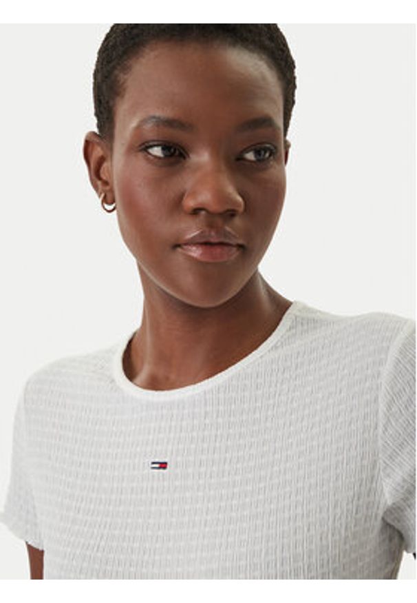 Tommy Jeans T-Shirt Smock Seersucker DW0DW22219 Biały Slim Fit. Kolor: biały. Materiał: syntetyk