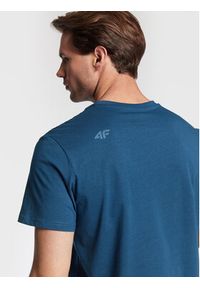 4f - 4F T-Shirt H4Z22-TSM352 Granatowy Regular Fit. Kolor: niebieski. Materiał: bawełna