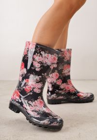Renee - Czarne Kalosze w Kwiaty na Podeszwie z Bieżnikiem Deinassa. Okazja: na co dzień. Kolor: czarny. Materiał: jeans. Wzór: kwiaty. Styl: elegancki, casual #6