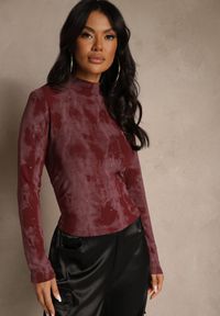 Renee - Bordowa Marszczona Bluzka Longsleeve z Półgolfem Ralinda. Typ kołnierza: kołnierzyk stójkowy. Kolor: czerwony. Materiał: jeans. Długość rękawa: długi rękaw. Długość: długie. Wzór: aplikacja. Styl: elegancki #3
