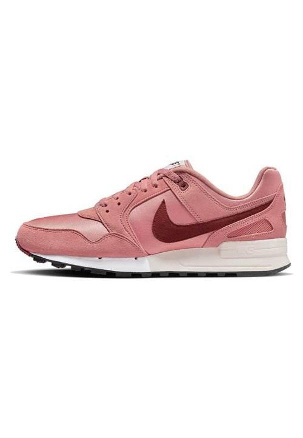 Buty do chodzenia męskie Nike Air Pegasus 89. Kolor: różowy. Materiał: materiał, syntetyk. Szerokość cholewki: normalna. Sport: turystyka piesza