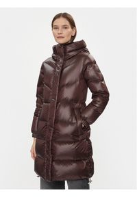 Woolrich Płaszcz zimowy Aliquippa CFWWOU0926FRUT3085 Brązowy Regular Fit. Kolor: brązowy. Materiał: syntetyk. Sezon: zima
