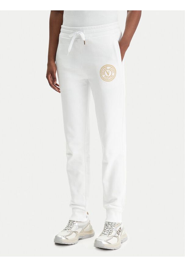 Versace Jeans Couture Spodnie dresowe 80HAAT02 CF01T Biały Regular Fit. Kolor: biały. Materiał: bawełna