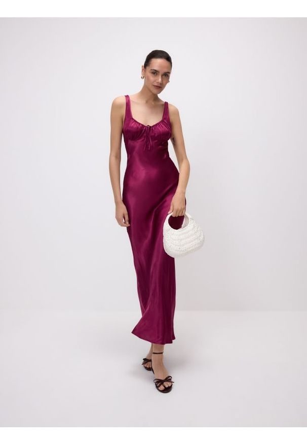 Reserved - Satynowa sukienka z wiskozy - burgundowy. Kolor: czerwony. Materiał: satyna, wiskoza