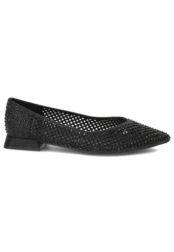 Czarne Baleriny Menbur Eleganckie Wsuwane Obuwie Damskie. Okazja: na co dzień. Nosek buta: szpiczasty. Zapięcie: bez zapięcia. Kolor: czarny. Materiał: materiał. Szerokość cholewki: normalna. Wzór: aplikacja, geometria. Styl: elegancki