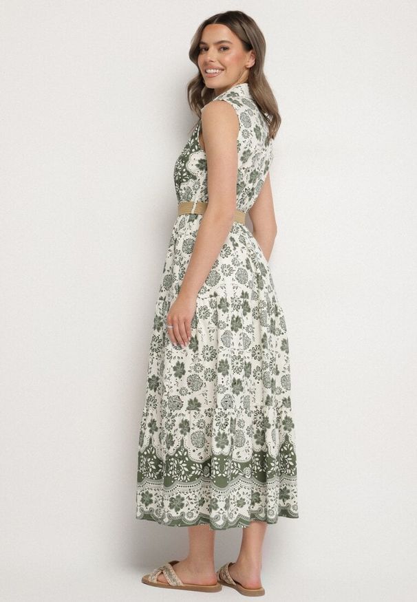 Born2be - Zielona Bawełniana Sukienka o Koszulowym Kroju Bez Rękawów z Paskiem Mirulenia. Okazja: na co dzień. Typ kołnierza: dekolt w kształcie V. Kolor: zielony. Materiał: bawełna. Długość rękawa: bez rękawów. Wzór: aplikacja, kwiaty, haft. Typ sukienki: koszulowe. Styl: casual