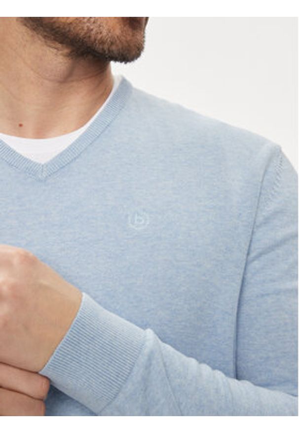 Bugatti Sweter 7300 95510 Błękitny Regular Fit. Kolor: niebieski. Materiał: bawełna