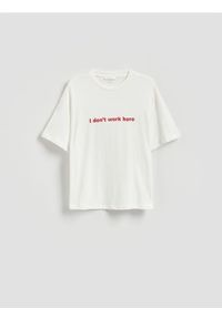 Reserved - Bawełniany t-shirt - biały. Kolor: biały. Materiał: bawełna #1