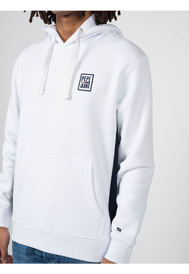 Pepe Jeans Bluza "Phil" | PM582268 | Phil | Mężczyzna | Biały. Okazja: na co dzień. Typ kołnierza: kaptur. Kolor: biały. Materiał: bawełna. Wzór: aplikacja. Styl: casual
