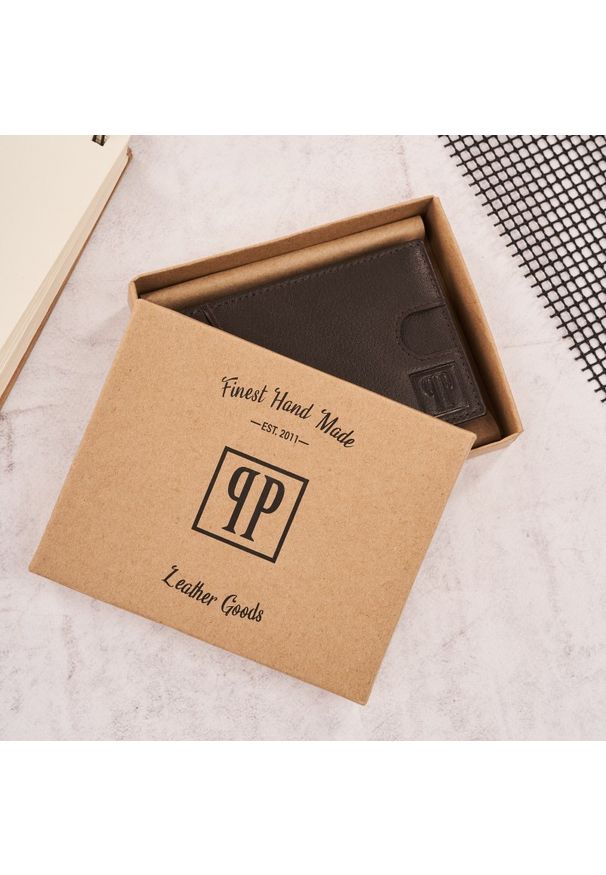 Portfel skórzany PAOLO PERUZZI T-46-BR brązowy. Kolor: brązowy. Materiał: skóra