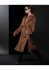 CATERINA - Brązowy płaszcz z alpaki i wełny. Kolor: brązowy. Materiał: wełna #8