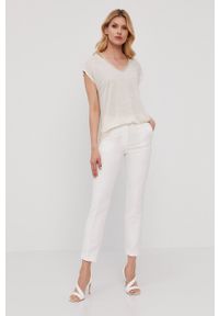 Nissa T-shirt damska kolor biały. Okazja: na co dzień. Kolor: biały. Materiał: dzianina. Wzór: gładki. Styl: casual #4