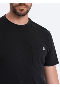 Ombre Clothing - Dzianinowy T-shirt męski z naszytą kieszonką - czarny V5 S1621 - XXL. Kolor: czarny. Materiał: dzianina. Długość rękawa: krótki rękaw. Długość: krótkie. Wzór: aplikacja. Styl: klasyczny #3