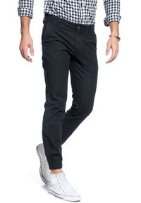 Tom Tailor - TOM TAILOR SPODNIE MĘSKIE HERRINGBONE JOGG CHINO DUSTY BLACK 6403544.00.12 COL. 2627. Stan: obniżony. Materiał: bawełna. Wzór: jednolity, jodełka. Styl: sportowy #10