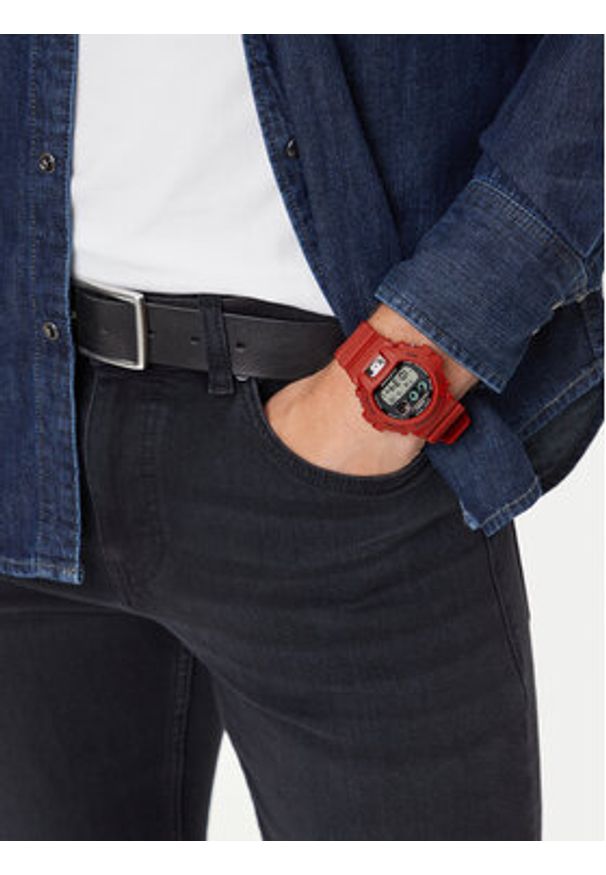 G-Shock Zegarek DW-6900TR-4ER Czerwony. Kolor: czerwony