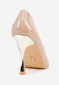 Renee - Beżowe Szpilki Vices na Klepsydrze z Wkładką ze Skóry Naturalnej Zitene. Okazja: na wesele, do pracy, na spotkanie biznesowe, na ślub cywilny. Nosek buta: szpiczasty. Kolor: beżowy. Materiał: skóra. Obcas: na szpilce. Styl: klasyczny, biznesowy. Wysokość obcasa: średni #7