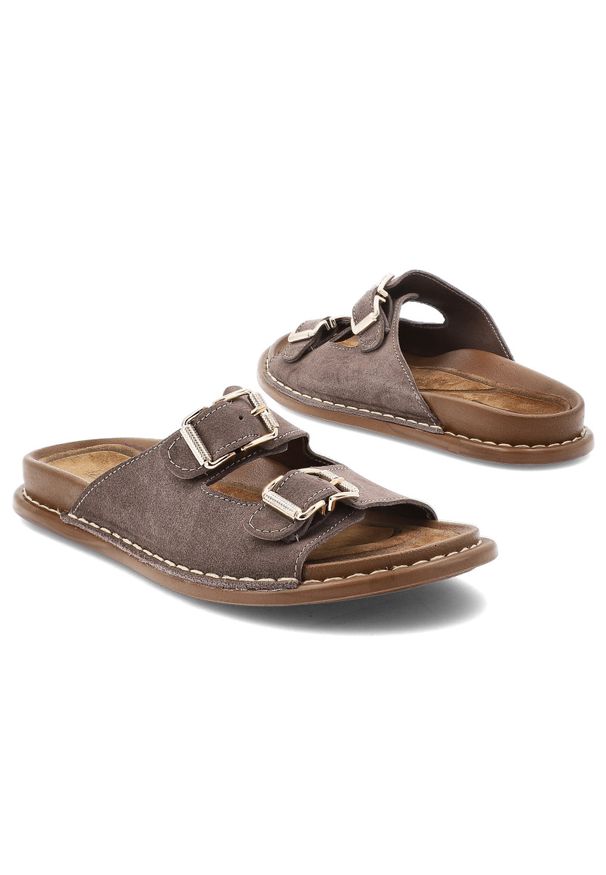 Szare Klapki Artiker Wygodne Obuwie Damskie. Okazja: na spacer, na co dzień. Kolor: szary. Materiał: zamsz. Sezon: lato. Styl: klasyczny, casual, elegancki