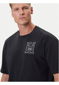 Under Armour T-Shirt Hoops Courtside 6003686 Czarny Oversize. Kolor: czarny. Materiał: syntetyk