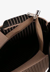 Renee - Beżowa Tłoczona Torebka Typu Shopper Saliaria. Kolor: beżowy. Materiał: z tłoczeniem. Styl: biznesowy, klasyczny, elegancki, casual