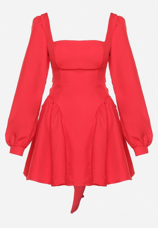 Born2be - Czerwona Sukienka Rozkloszowana z Gorsetową Górą i Materiałowym Paskiem na Tyle Enadil. Okazja: na co dzień. Typ kołnierza: dekolt gorset. Kolor: czerwony. Materiał: materiał. Typ sukienki: gorsetowe. Styl: casual