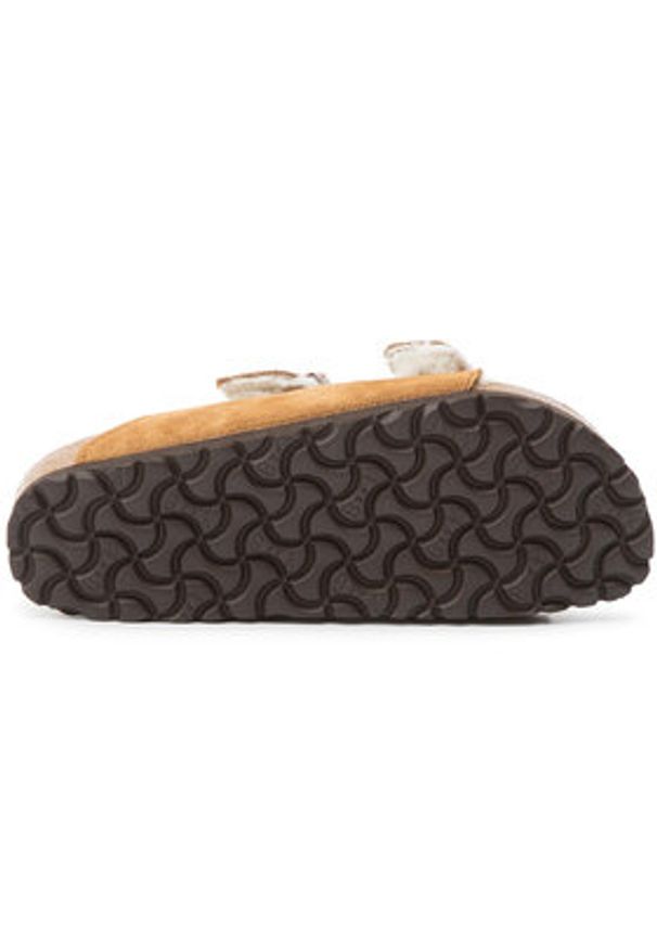 Birkenstock Kapcie Arizona Fur 1001135 Brązowy. Kolor: brązowy. Materiał: welur, skóra