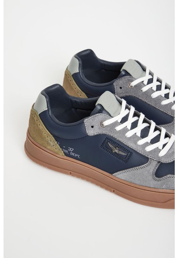 Aeronautica Militare - Sneakersy męskie zamszowe AERONAUTICA MILITARE. Materiał: zamsz