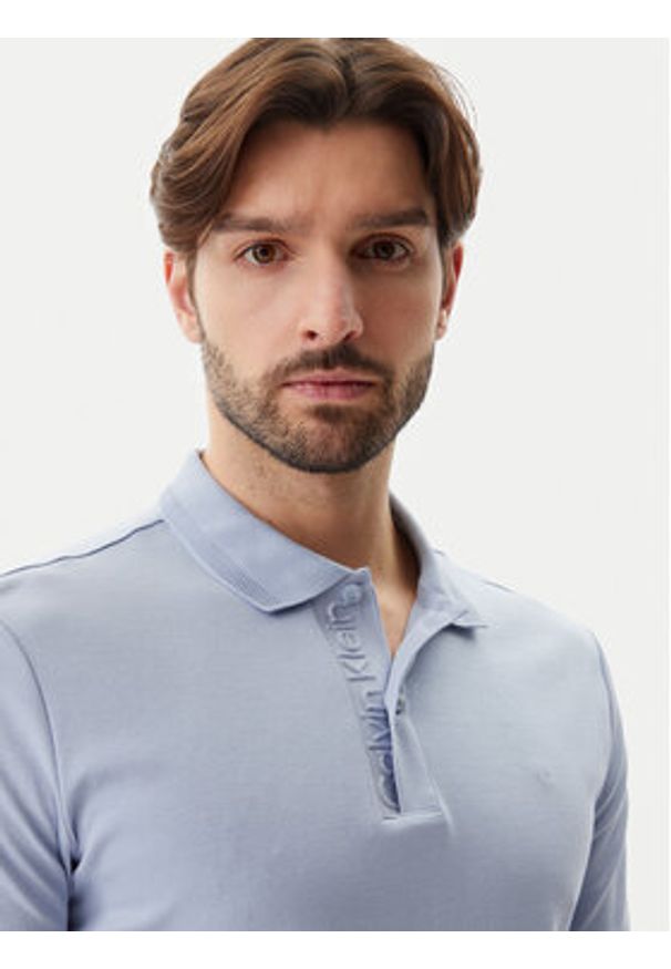 Calvin Klein Polo K10K114135 Błękitny Regular Fit. Typ kołnierza: polo. Kolor: niebieski. Materiał: bawełna