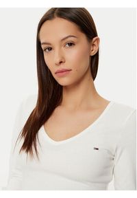 Tommy Jeans Bluzka Essential DW0DW17990 Écru Slim Fit. Materiał: bawełna #4