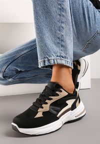 Renee - Czarne Sneakersy Sznurowane Ozdobione Wstawkami z Materiału Eanfla. Kolor: czarny. Materiał: materiał. Wzór: aplikacja #4