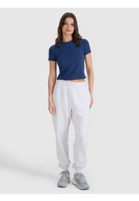 4f - 4F T-shirt slim z waflowej dzianiny damski - granatowy XS. Okazja: na co dzień. Kolor: niebieski. Materiał: dzianina. Długość rękawa: krótki rękaw. Długość: krótkie. Wzór: kratka. Styl: klasyczny, sportowy, casual