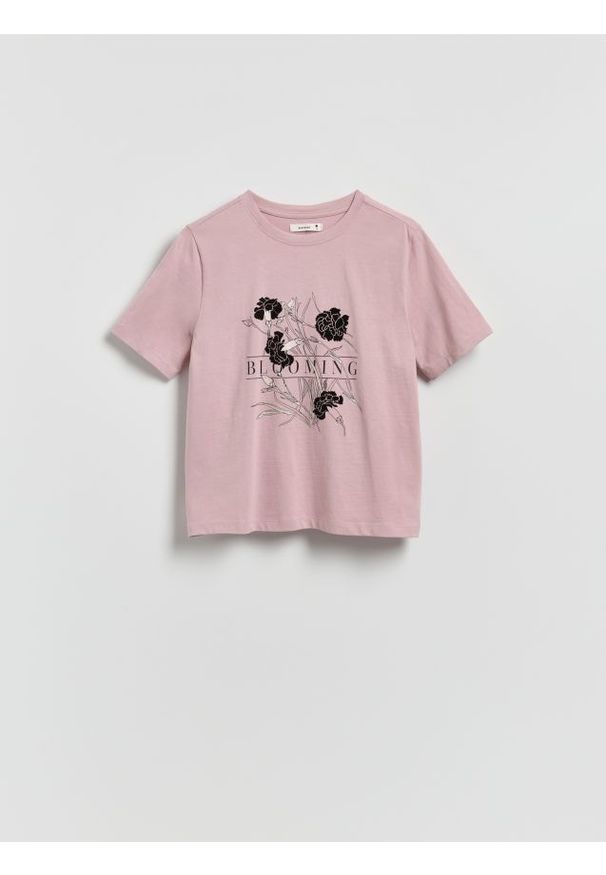 Reserved - Bawełniany t-shirt z nadrukiem - pastelowy róż. Kolor: różowy. Materiał: bawełna. Wzór: nadruk