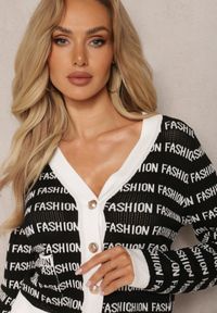 Renee - Czarno-Biały Krótki Kardigan z Napisami Fashion i Guzikami Winifa. Kolor: czarny. Długość: krótkie. Wzór: napisy
