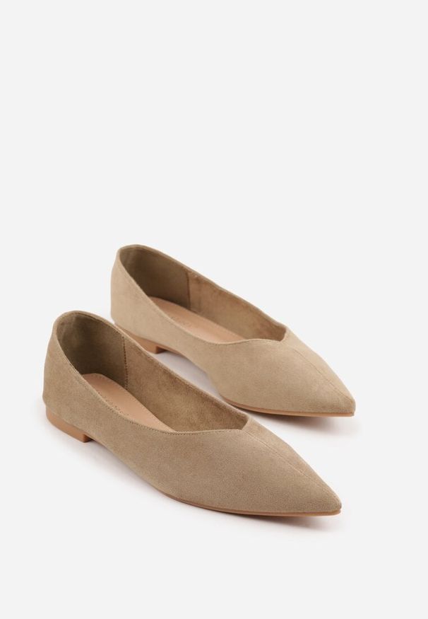 Renee - Ciemnobeżowe Balerinki z Imitacji Zamszu ze Szpiczastym Noskiem Melikel. Nosek buta: szpiczasty. Kolor: zielony. Materiał: zamsz