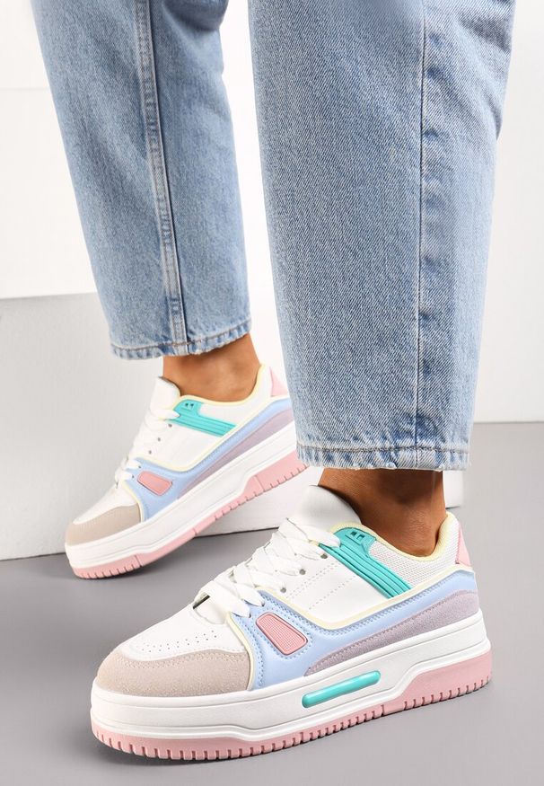 Renee - Biało-Różowe Sneakersy ze Wstawkami z Ekozamszu na Grubej Podeszwie Anecta. Kolor: biały. Materiał: jeans. Wzór: nadruk