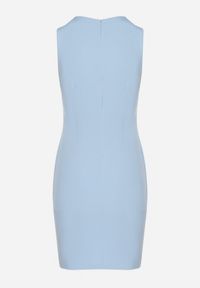 Born2be - Jasnoniebieska Ołówkowa Sukienka Bez Rękawów z Wiskozą Nelazira. Okazja: na co dzień. Kolor: niebieski. Materiał: wiskoza. Długość rękawa: bez rękawów. Typ sukienki: ołówkowe. Styl: klasyczny, casual, elegancki #4