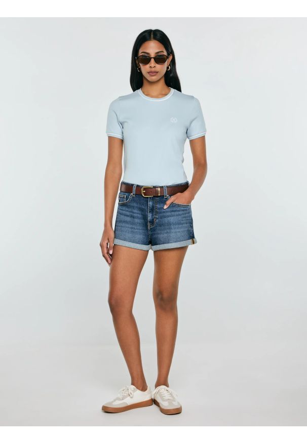 Big-Star - Koszulka damska z kontrastowym wykoŅczeniem jasnoniebieska Lemoure 400. Okazja: na co dzień. Kolor: niebieski. Materiał: dzianina, skóra, materiał. Długość rękawa: krótki rękaw. Wzór: geometria, haft, gładki. Styl: casual, klasyczny, elegancki