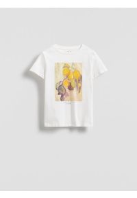 Reserved - Bawełniany t-shirt z nadrukiem - złamana biel. Materiał: bawełna. Wzór: nadruk